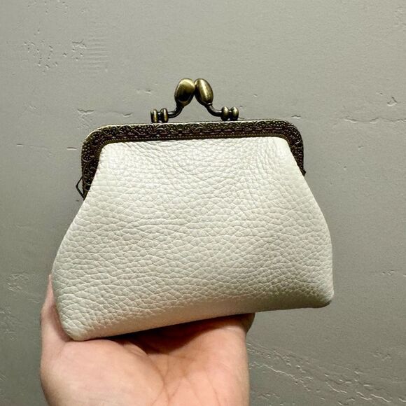 Vintage Handsewn Genuine Pebble Leather Kisslock Wallet/Wristlet/Coin purse - Picture 3 of 11
